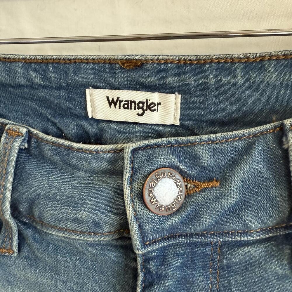 Wrangler Women’s Low Rise Bootcut Jeans 26x32 Medium Wash Stretch Denim - Picture 4 of 5